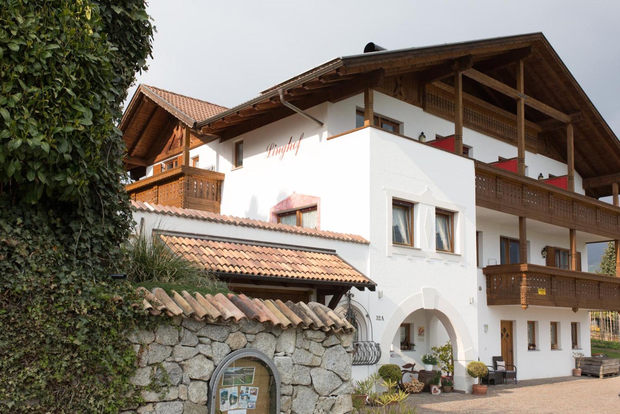 Linghof Bed & Breakfast Tirolo Exterior photo