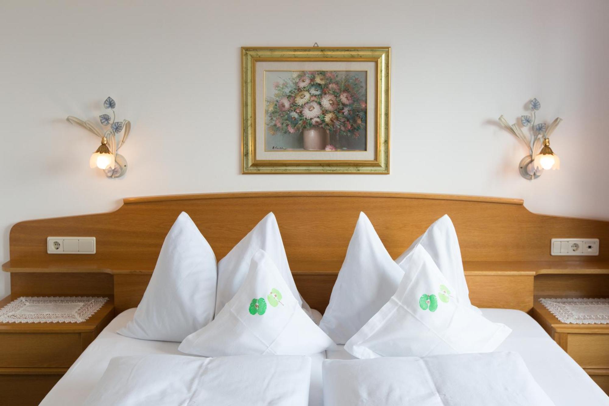 Linghof Bed & Breakfast Tirolo Exterior photo